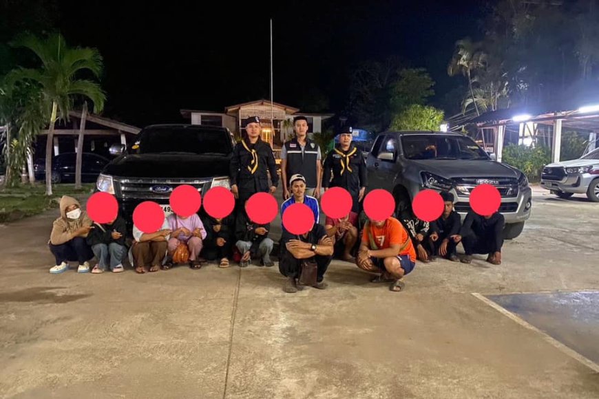 ชุดเฝ้าตรวจชายแดนที่ ๒ ขณะปฏิบัติหน้าที่ ได้ตรวจสอบ รถยนต์ต้องสงสัยจำนวน ๒ คัน