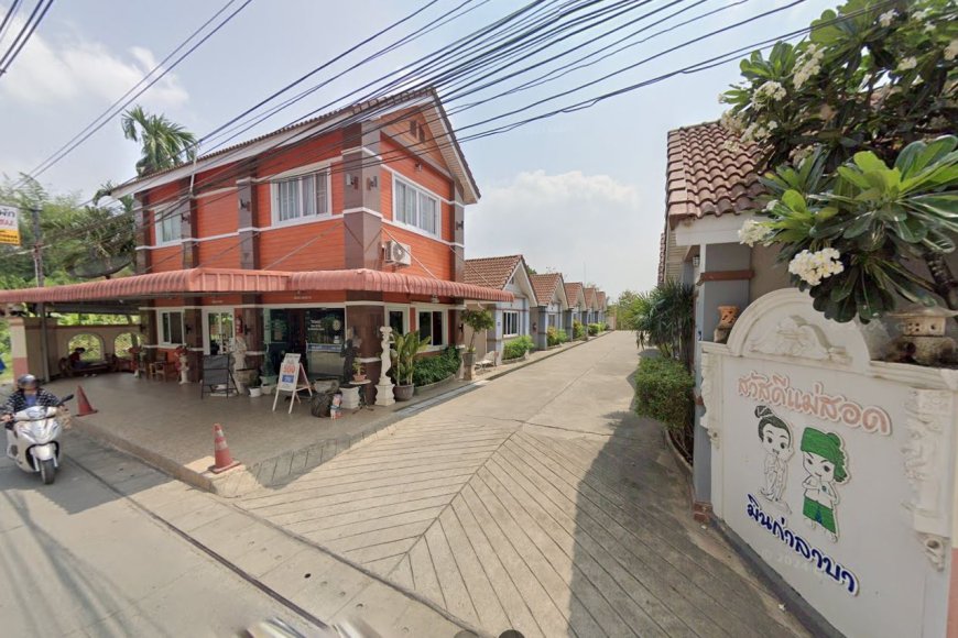 โรงแรม  Lion House Hotel
