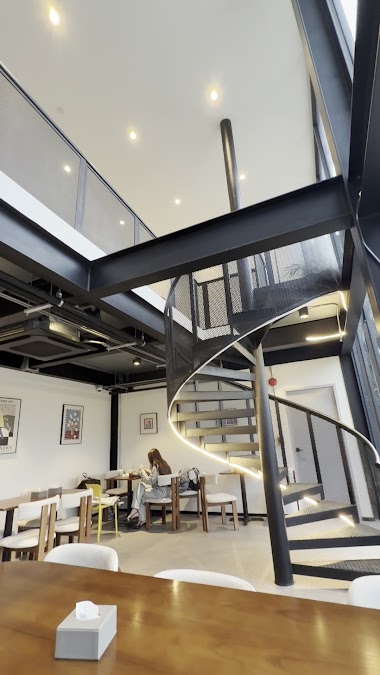 MIITRR Cafe & Bar