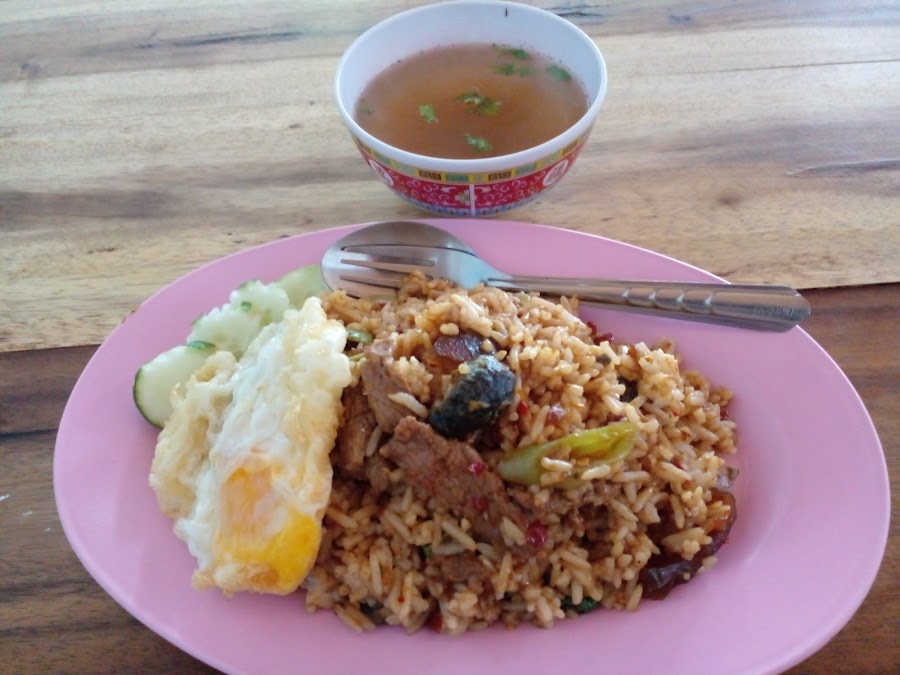 เจ๊แหว๋วอาหารตามสั่ง
