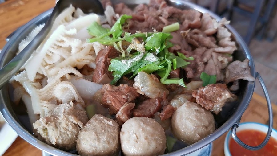 เป๋นเส้นเป๋นสาย