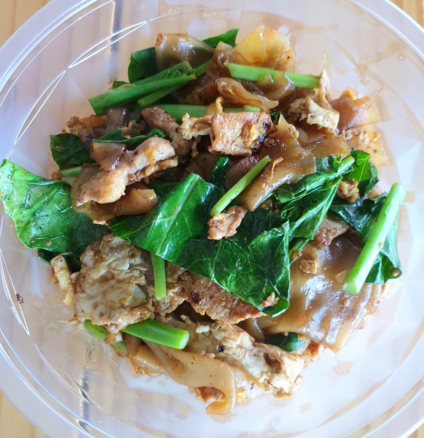 พรไข่หงส์ขนมและอาหารตามสั่ง