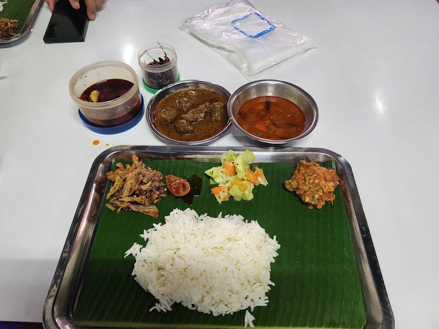 ร้านอาหารพี่นา