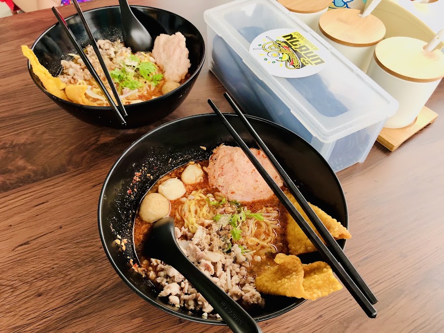 บิ๊กชาม ก๋วยเตี๋ยวต้มยำ