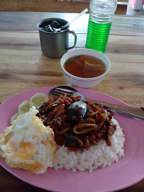 เจ๊แหว๋วอาหารตามสั่ง